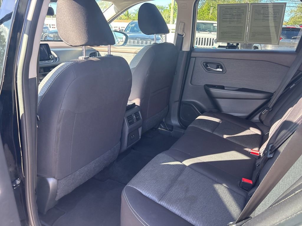 Used 2023 Nissan Rogue SV image 24