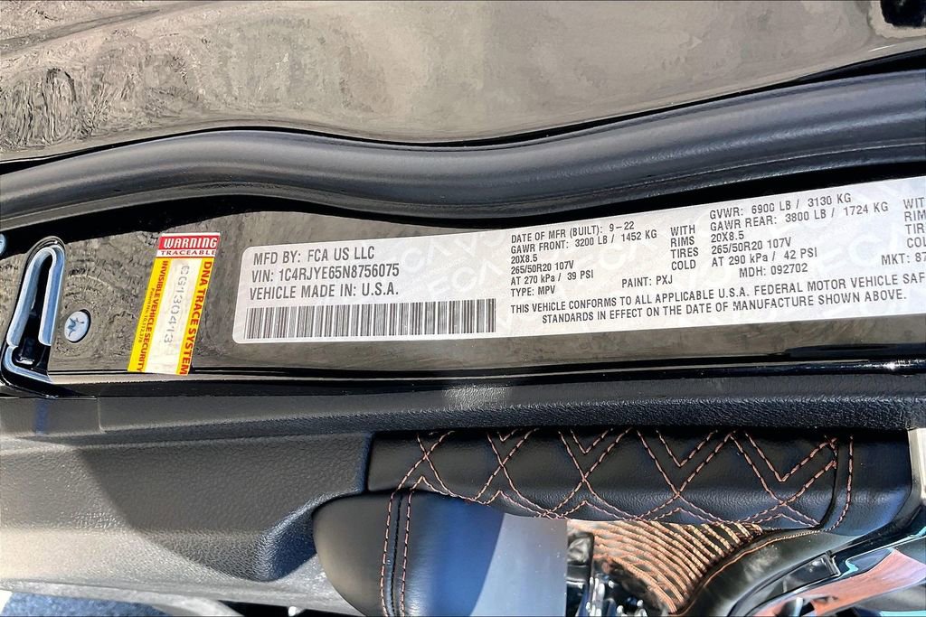 Used 2022 Jeep Grand Cherokee Summit w/ Luxury Tech Group V image 16