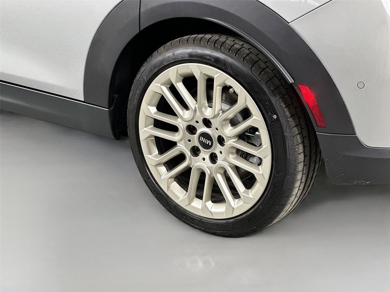 Certified 2025 MINI Cooper S FWD image 8
