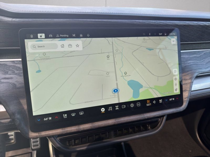 Used 2022 Rivian R1S Launch Edition AWD/4WD image 18