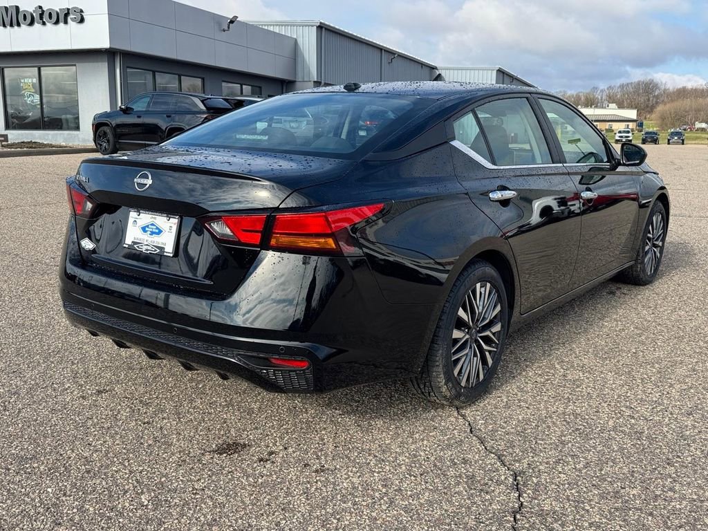 Used 2025 Nissan Altima 2.5 SV image 4