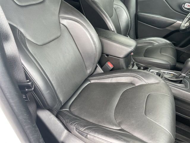 Used 2021 Jeep Cherokee Latitude Lux w/ Comfort/Convenience Group image 23