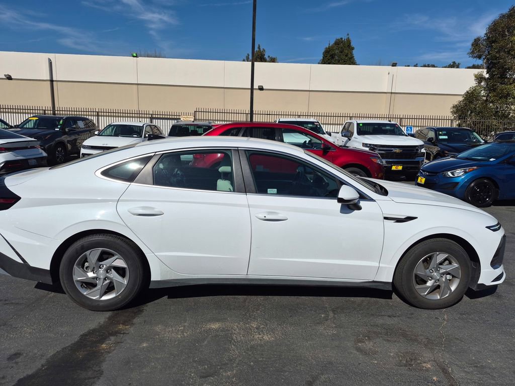 Used 2025 Hyundai Sonata SE image 8