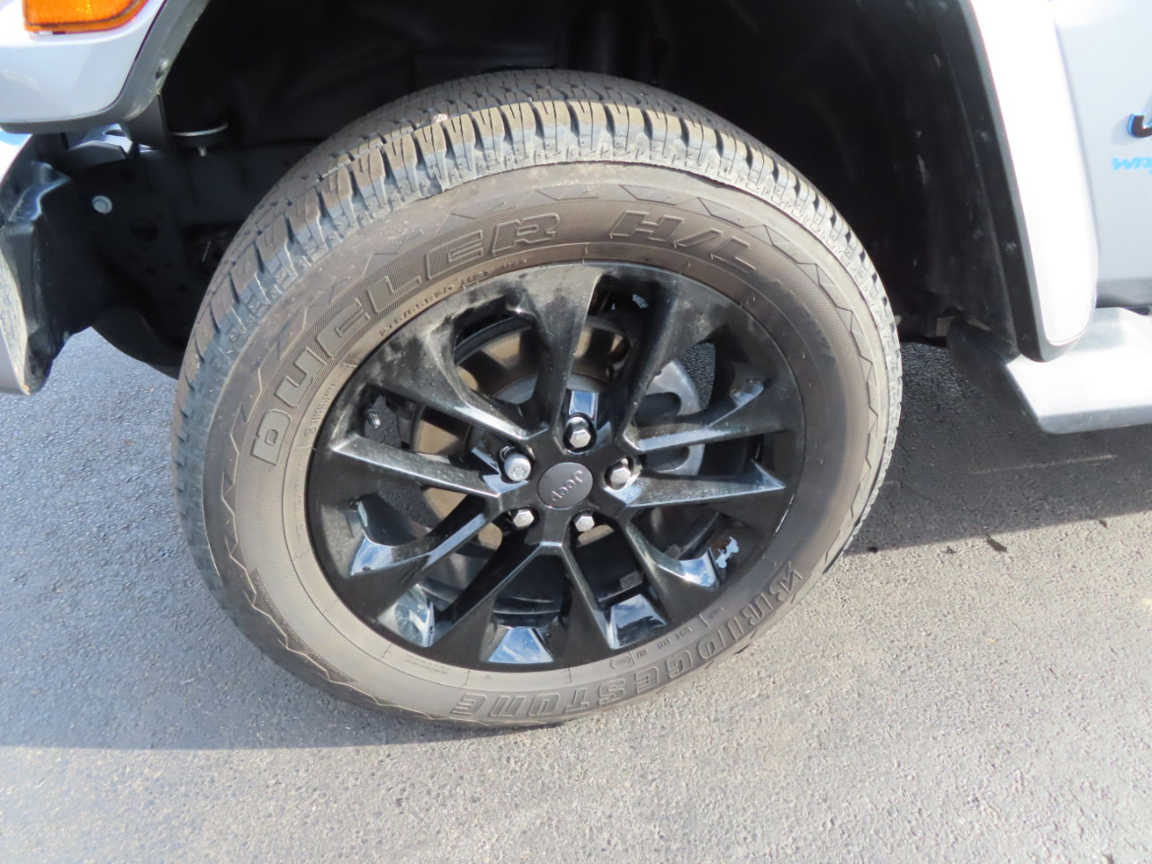 Used 2021 Jeep Wrangler Unlimited Sahara image 9