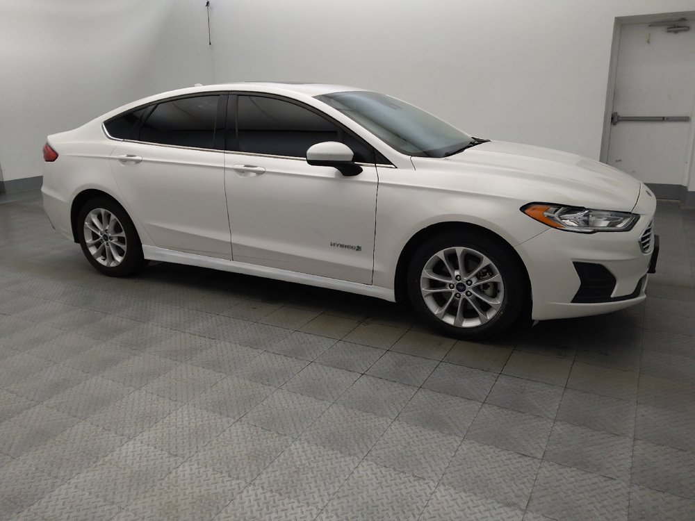 Used 2019 Ford Fusion SE FWD image 11