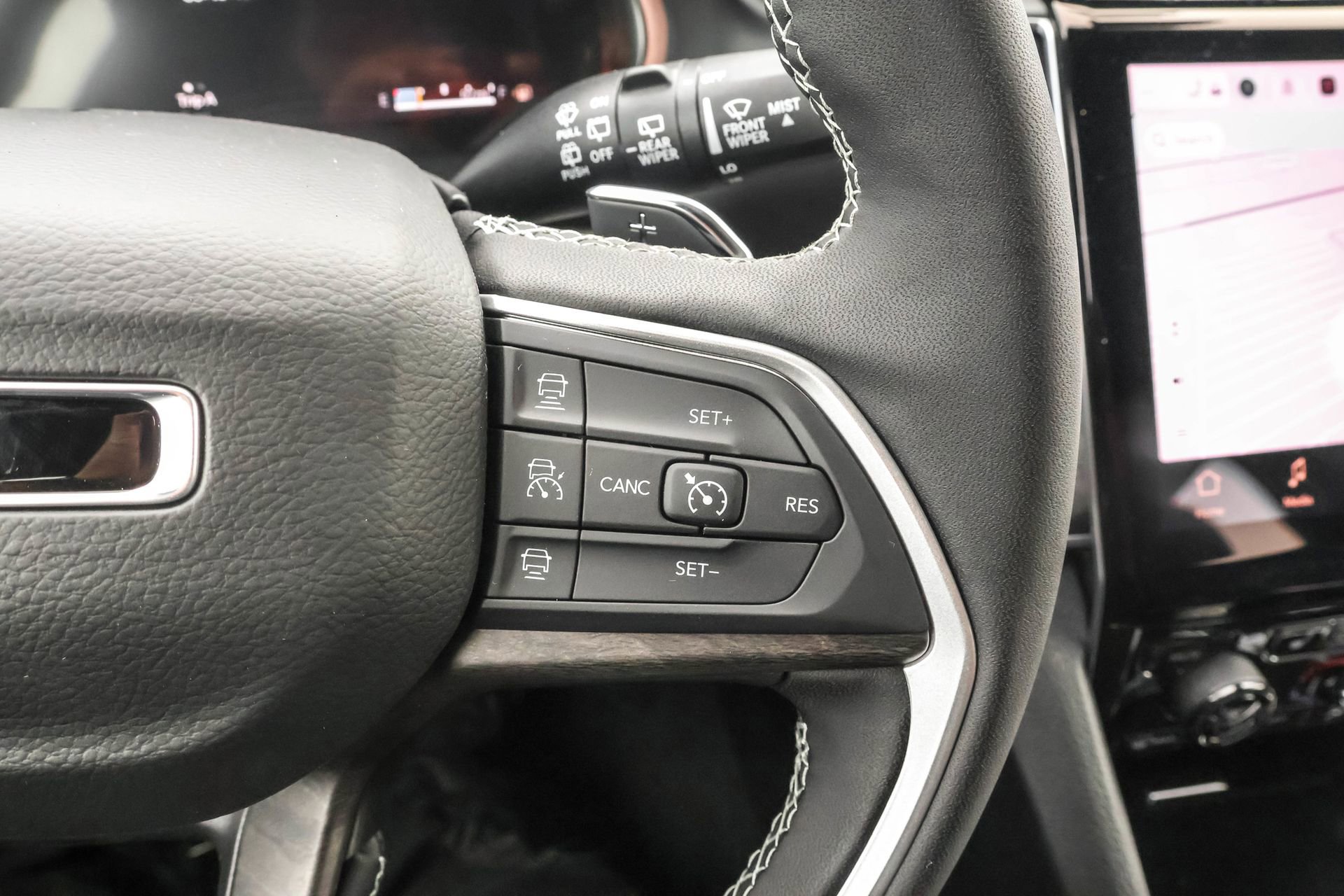 New 2025 Jeep Grand Cherokee Limited image 24