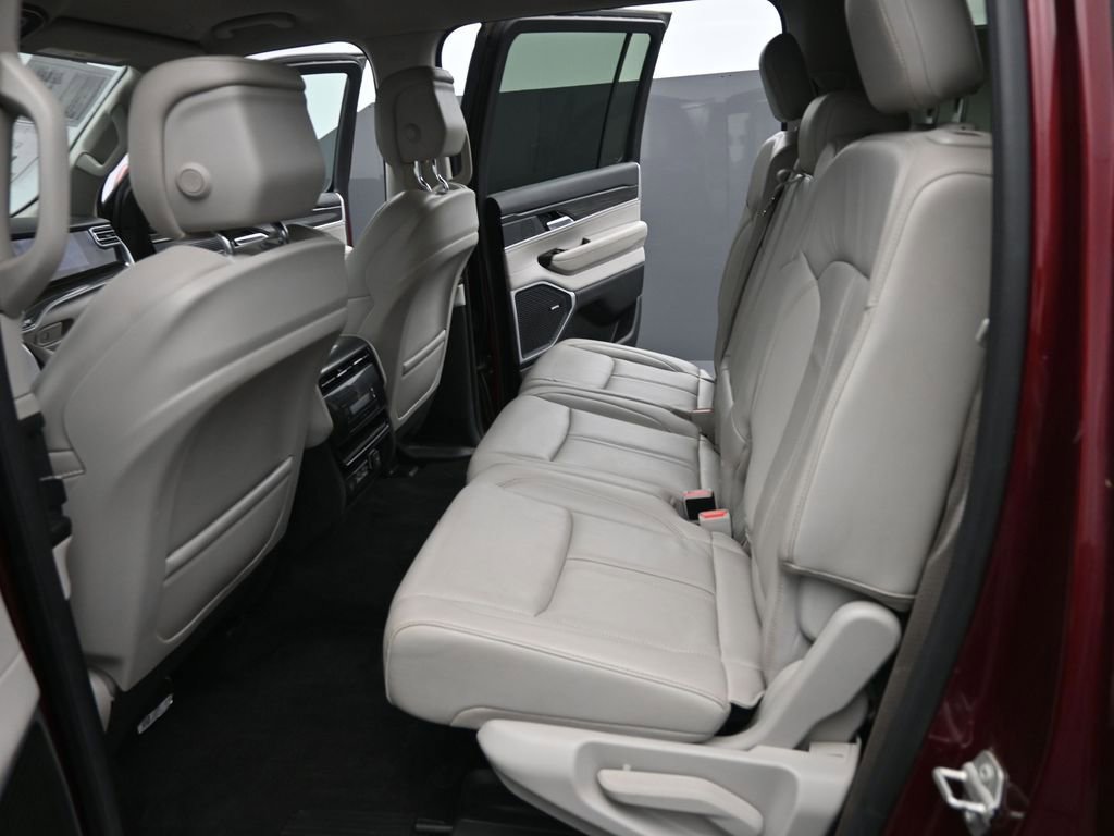 Used 2022 Jeep Wagoneer Series II image 13