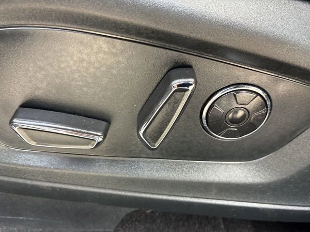 Used 2020 Ford Explorer Platinum w/ Premium Technology Package AWD/4WD image 17