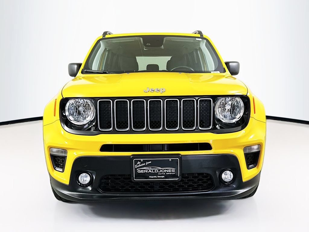 Used 2023 Jeep Renegade Latitude w/ Premium Group AWD/4WD image 5