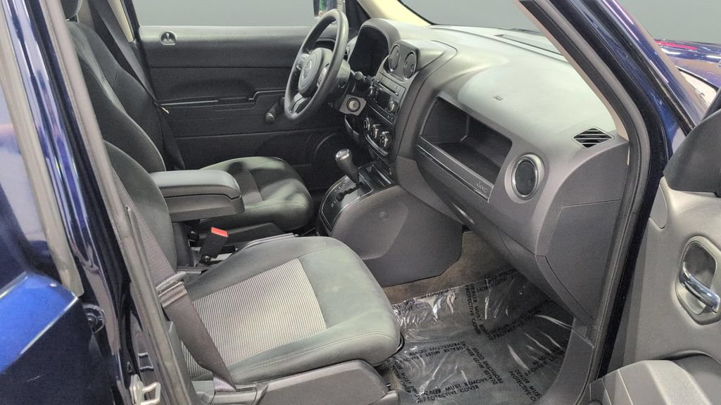 Used 2017 Jeep Patriot Sport FWD image 21