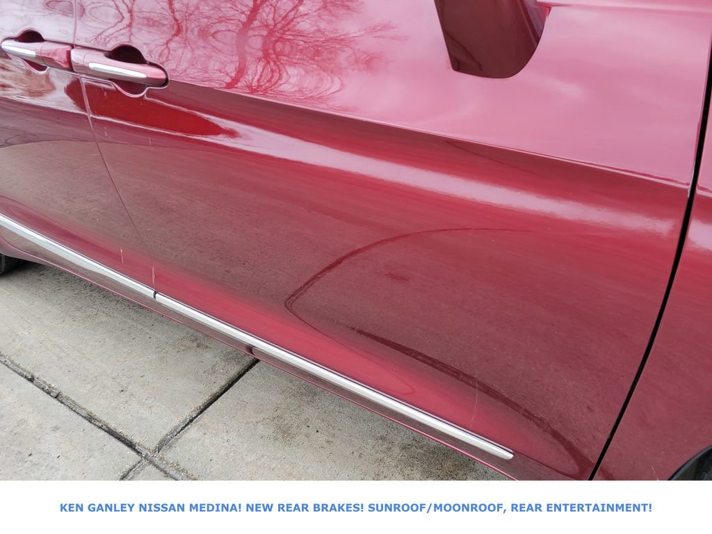 Used 2017 Chrysler Pacifica Limited image 13