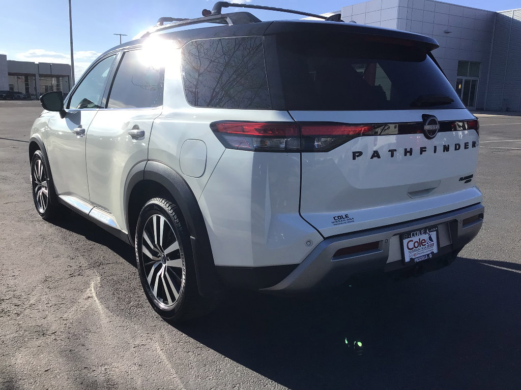 Used 2023 Nissan Pathfinder Platinum w/ Black Appearance Package AWD/4WD image 3