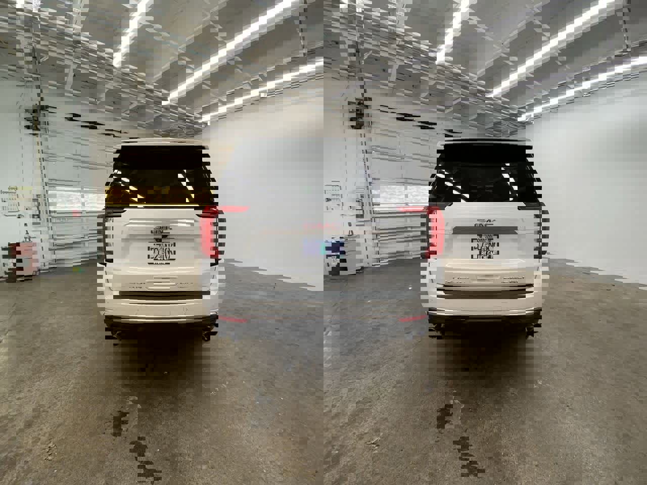 Used 2021 GMC Yukon Denali w/ Denali Premium Package image 5