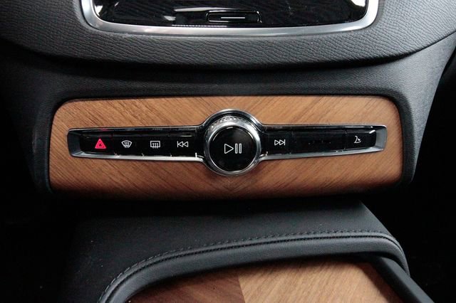 Certified 2025 Volvo XC90 B6 Plus w/ Protection Package Premier image 19