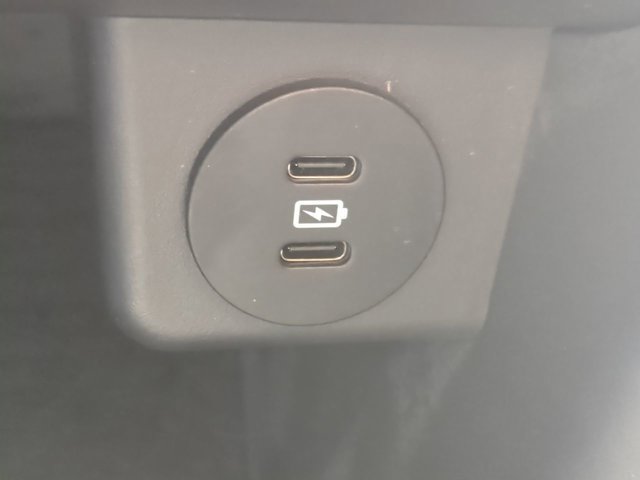 Used 2025 Ford Explorer Active RWD image 21