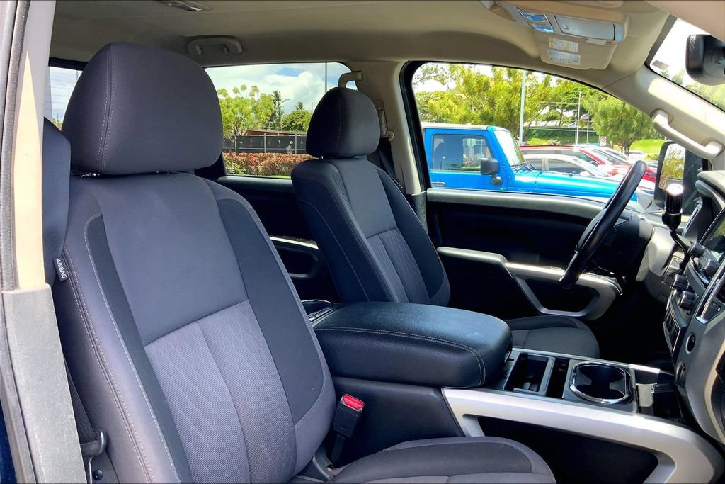 Used 2020 Nissan Titan SV w/ SV Convenience Package RWD image 7