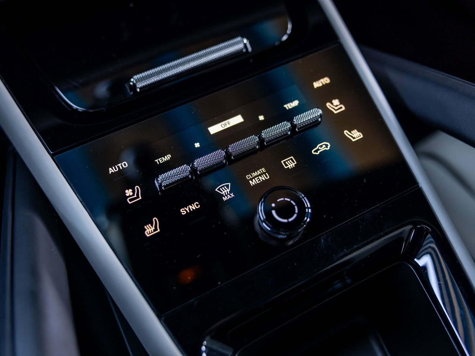 Certified 2025 Porsche Cayenne AWD/4WD image 61