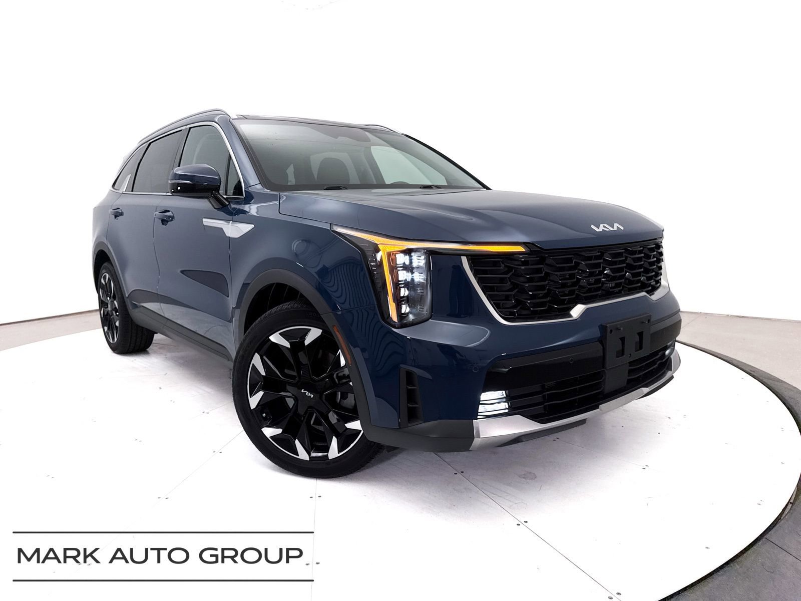 Used 2024 Kia Sorento EX w/ Panoramic Sunroof Package
