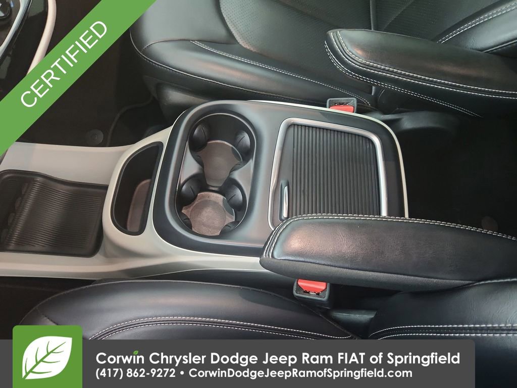 Certified 2023 Chrysler Pacifica Touring-L image 29