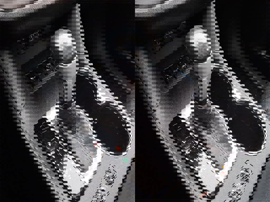 Used 2017 Toyota Highlander Limited Platinum image 16