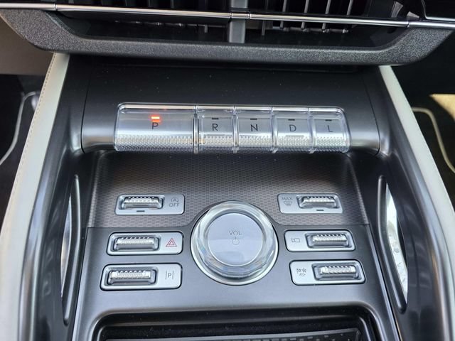 Certified 2025 Lincoln Nautilus Premier AWD/4WD image 11