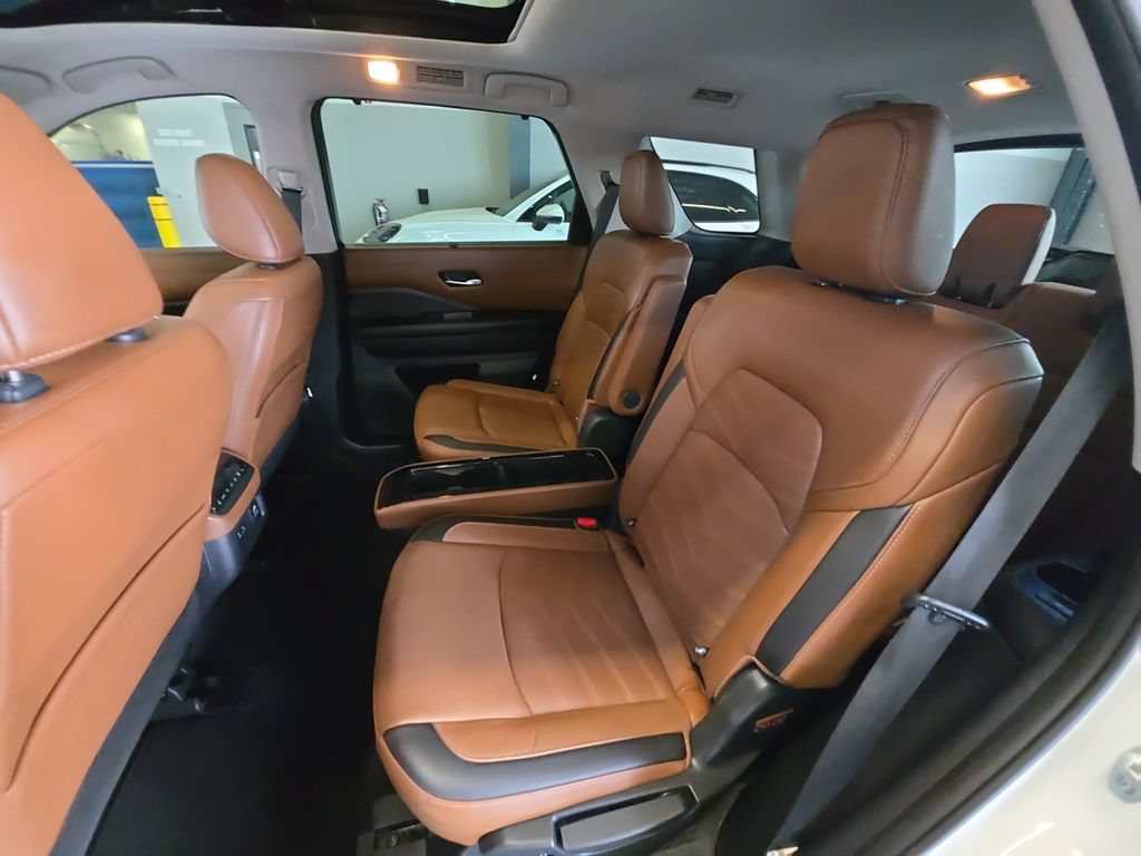 Used 2023 Nissan Pathfinder Platinum AWD/4WD image 22