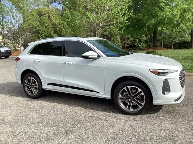 Used 2025 Audi Q5 Premium image 2