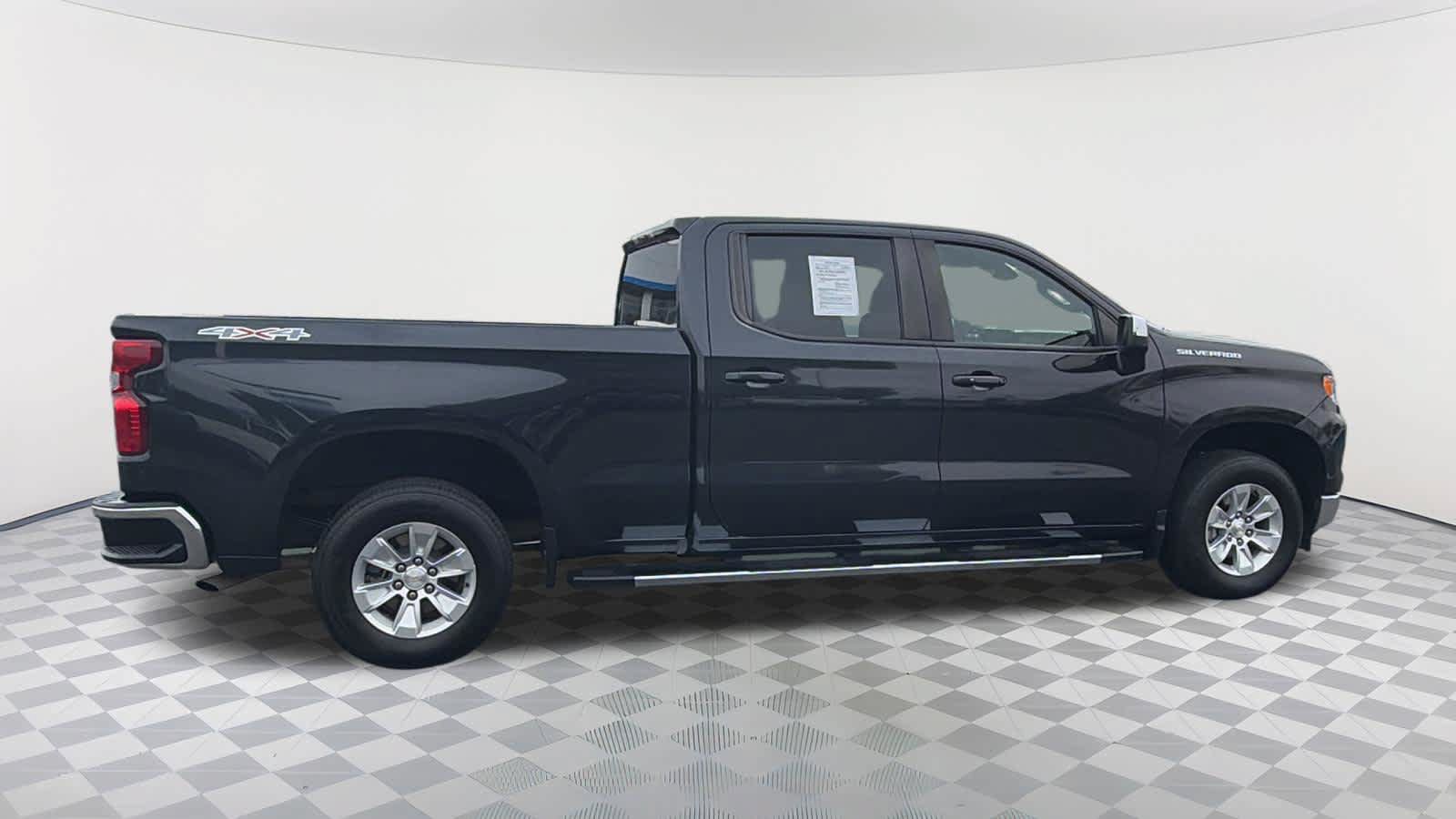 Used 2024 Chevrolet Silverado 1500 LT w/ Protection Package AWD/4WD image 4