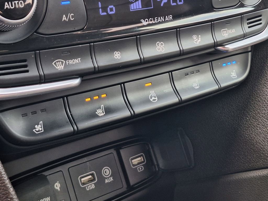 Used 2020 Hyundai Santa Fe Limited w/ Cargo Package image 26