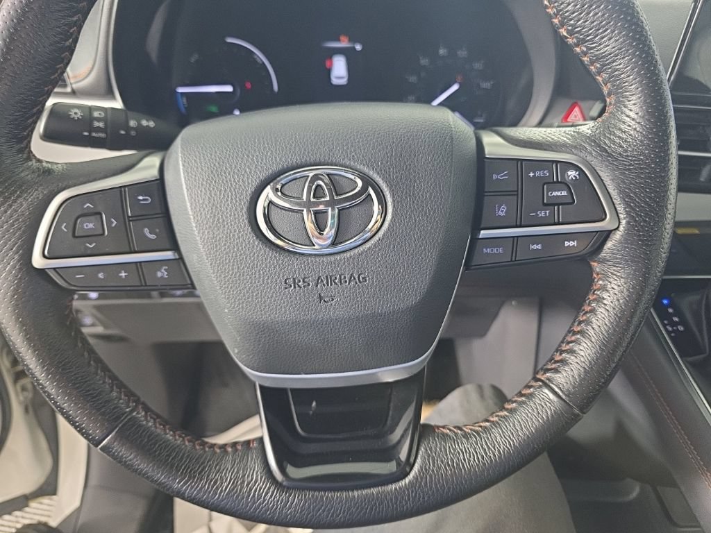 Used 2022 Toyota Sienna XSE AWD/4WD image 27