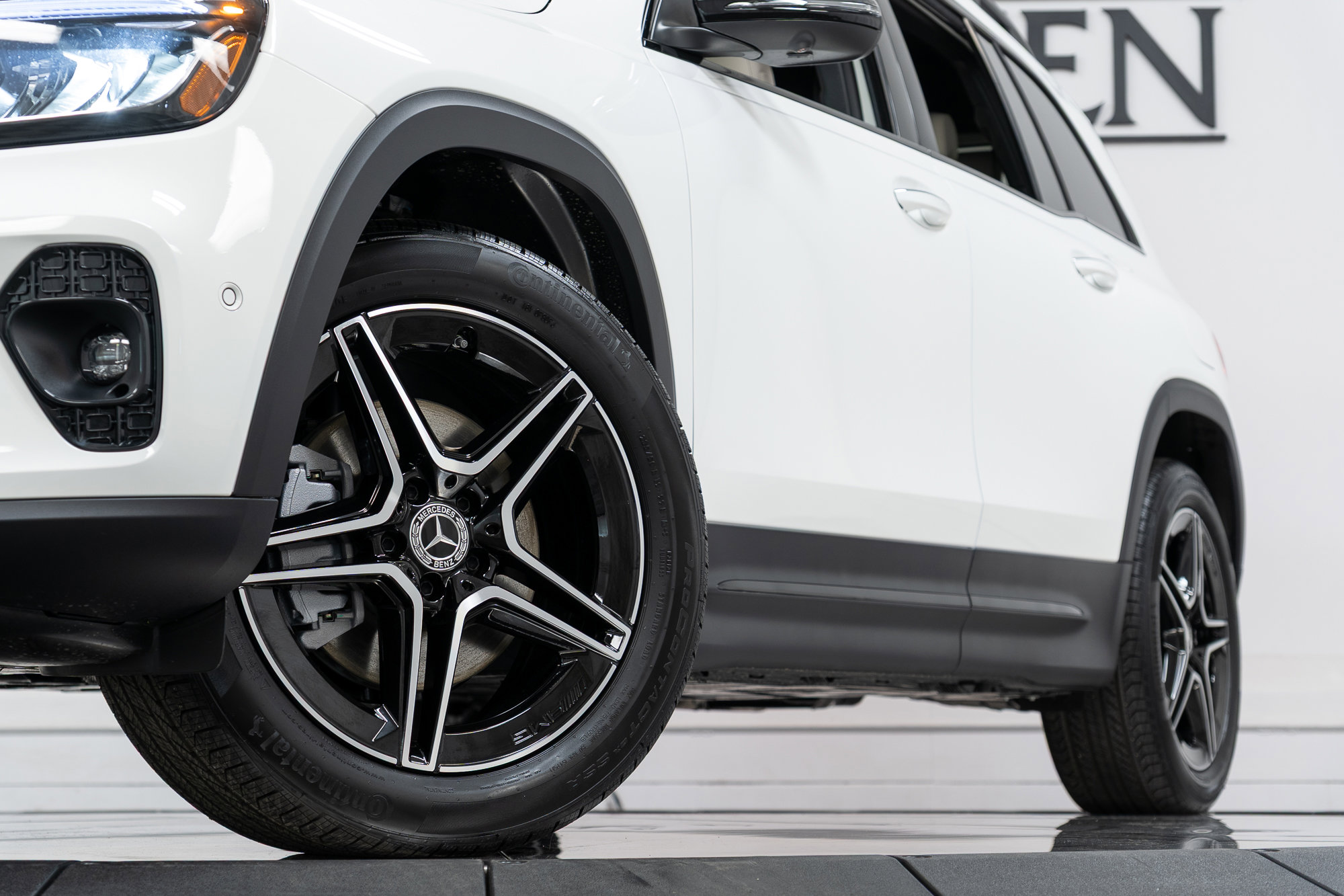 New 2026 Mercedes-Benz GLB 250 4MATIC image 28