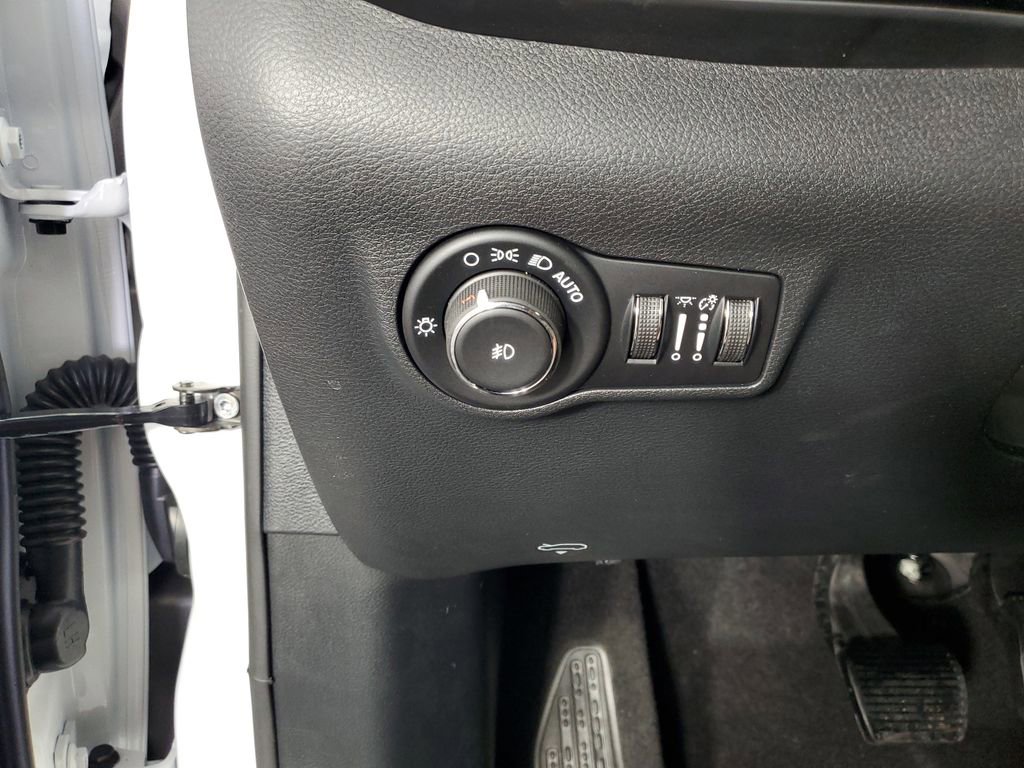 New 2026 Jeep Compass Latitude image 29