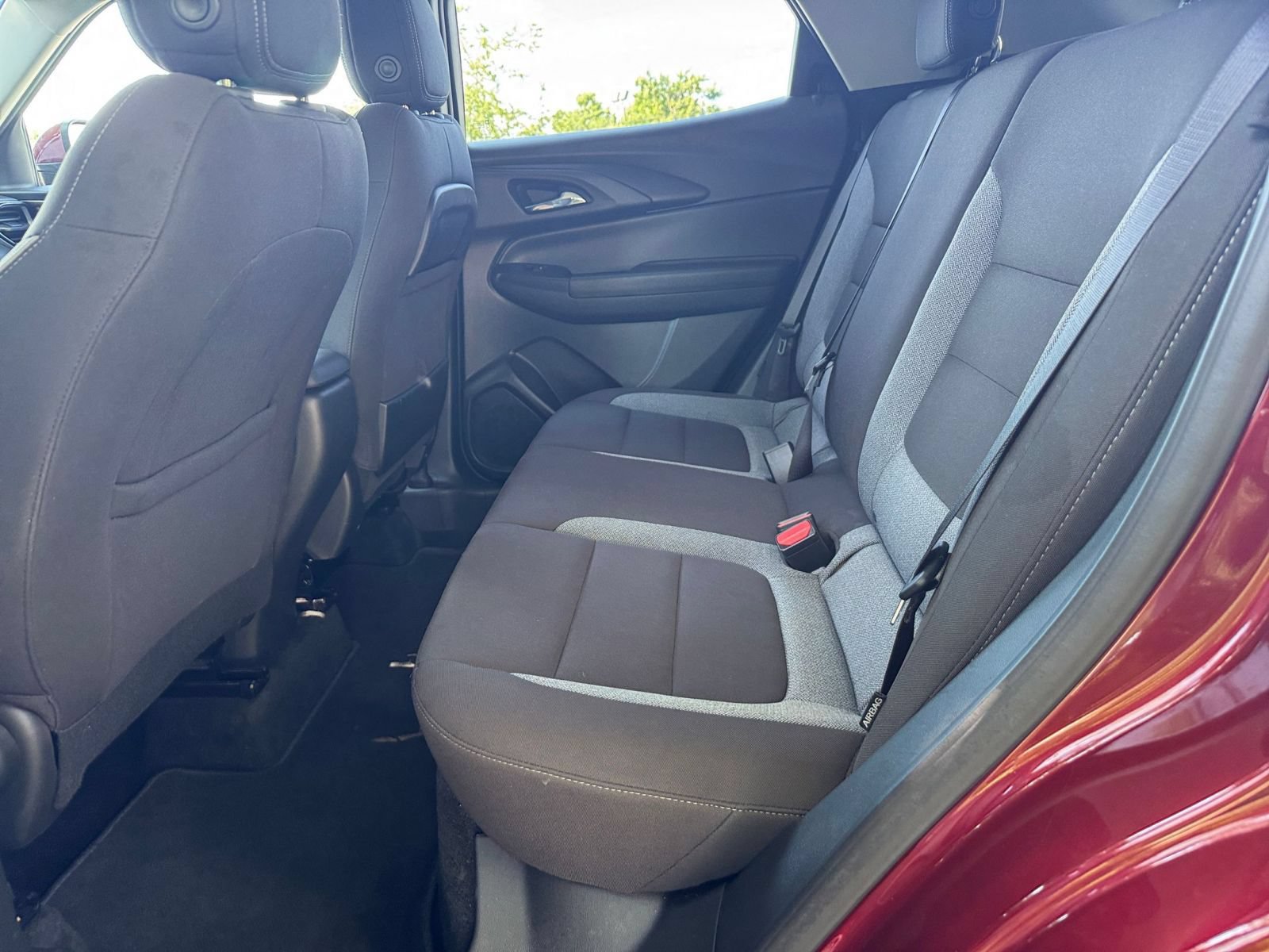 Used 2025 Chevrolet TrailBlazer LT FWD image 24