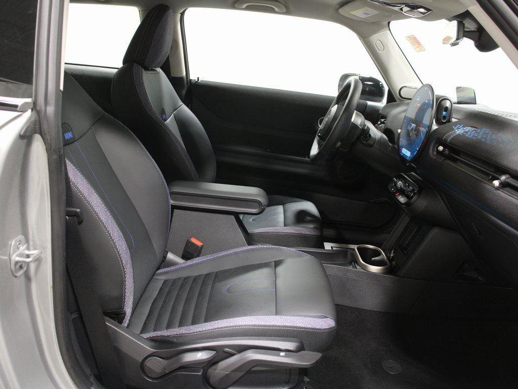 Certified 2025 MINI Cooper S image 15
