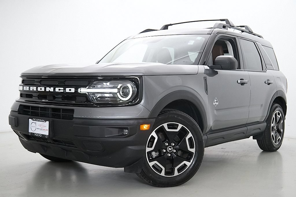 Used 2024 Ford Bronco Sport Outer Banks w/ Tech Package AWD/4WD image 2