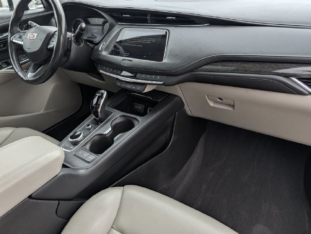 Used 2023 Cadillac XT4 Premium Luxury w/ Driver Assist Package FWD image 35