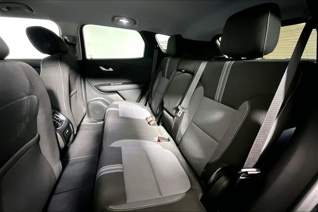 Used 2025 Chevrolet Blazer LT FWD image 21