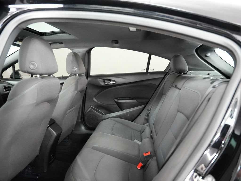 Used 2018 Chevrolet Cruze LT w/ Sun And Sound Package FWD image 35