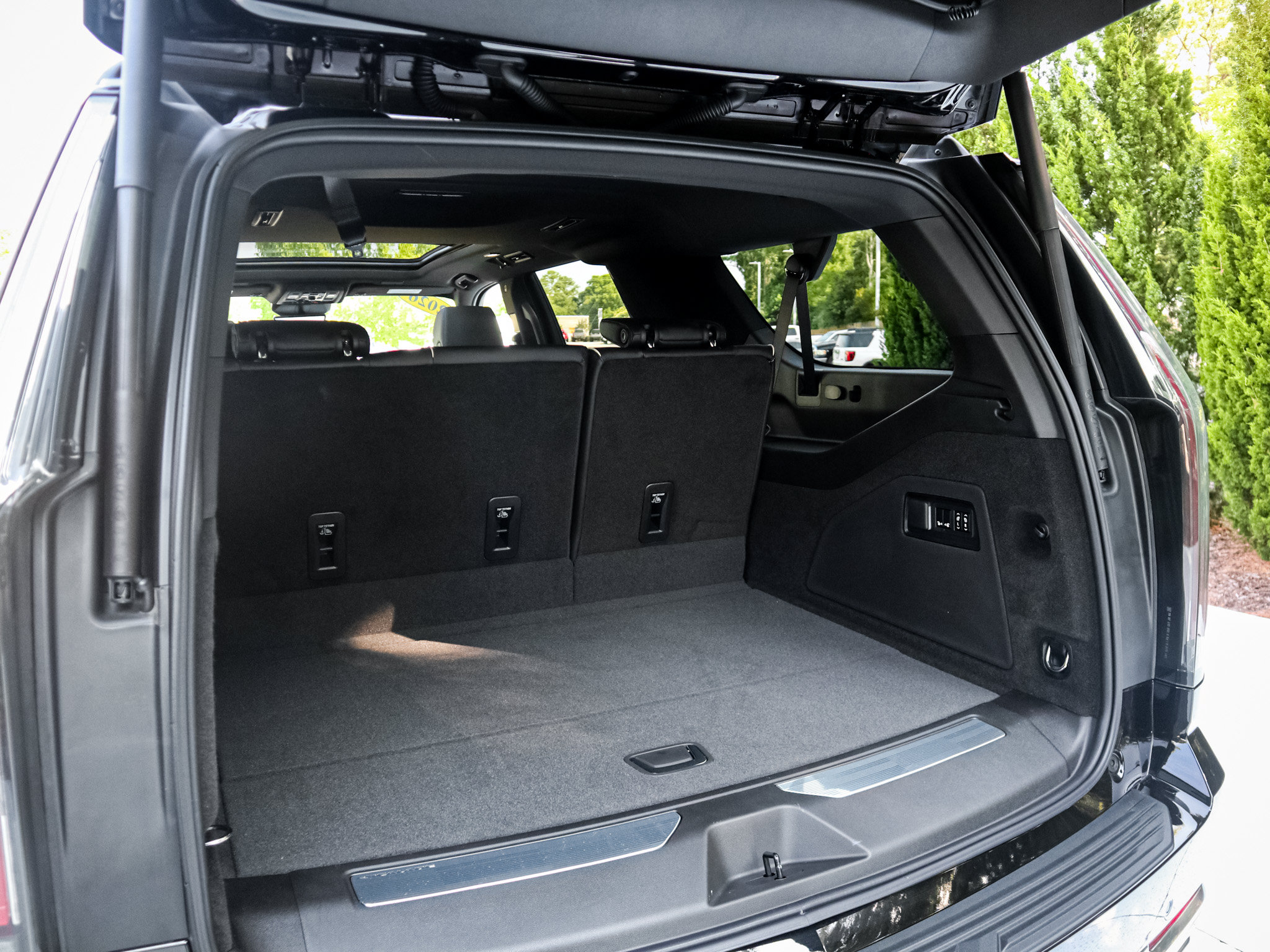 Used 2026 Cadillac Escalade ESV Luxury AWD/4WD image 32