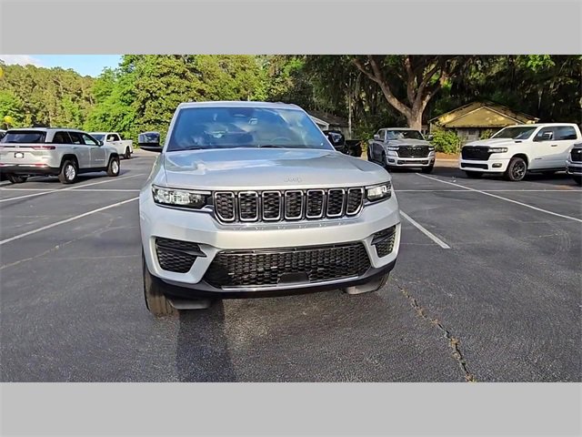 New 2025 Jeep Grand Cherokee Laredo X image 19