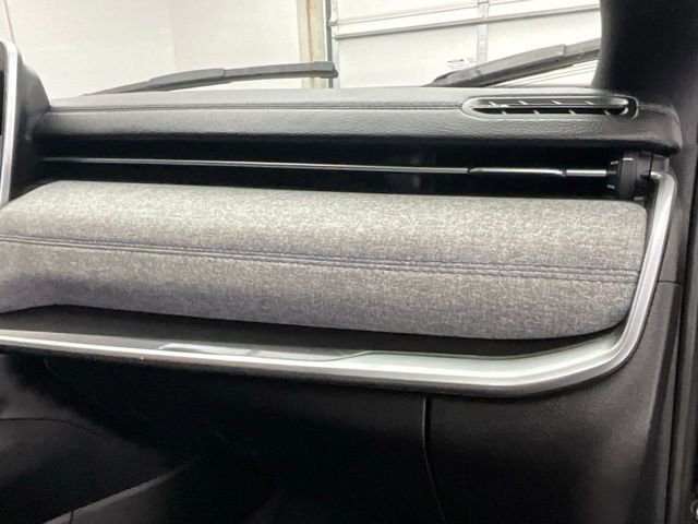 Used 2025 Jeep Compass Latitude image 11