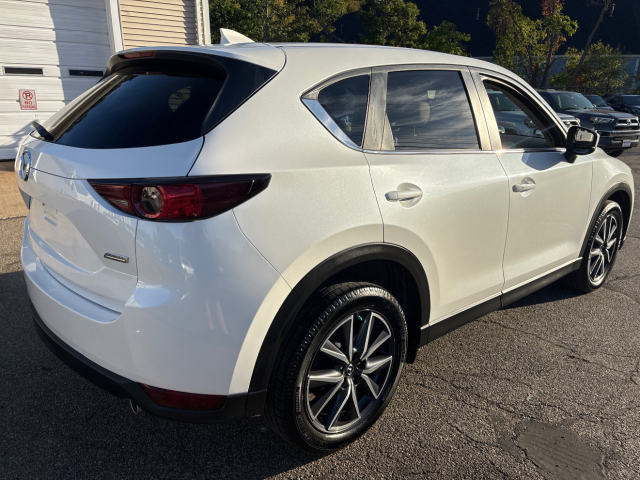 Used 2018 MAZDA CX-5 Touring image 5