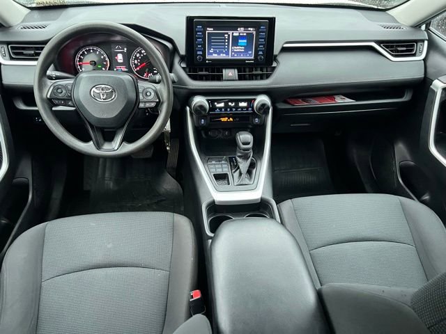 Used 2021 Toyota RAV4 LE image 15
