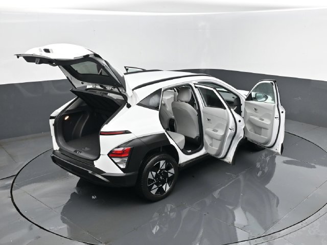 Used 2025 Hyundai Kona SEL AWD/4WD image 25