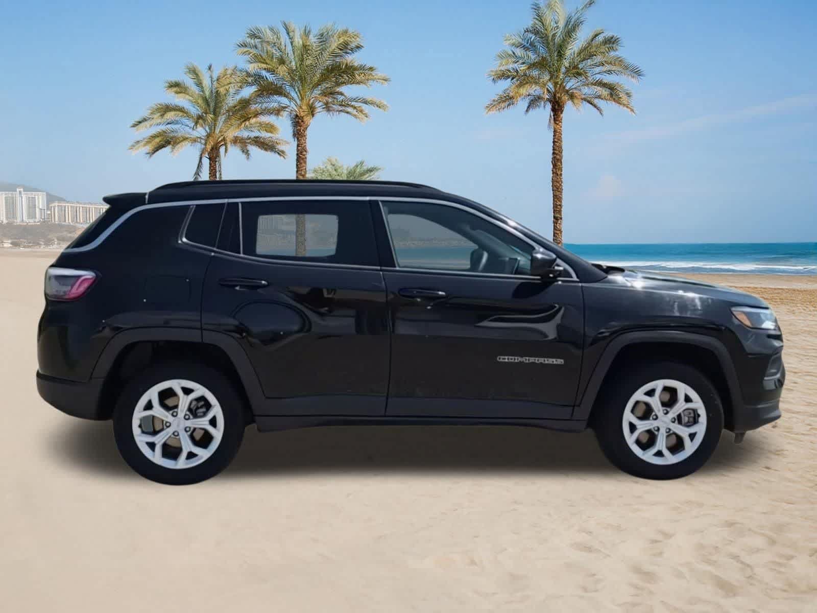 Used 2024 Jeep Compass Latitude AWD/4WD image 9