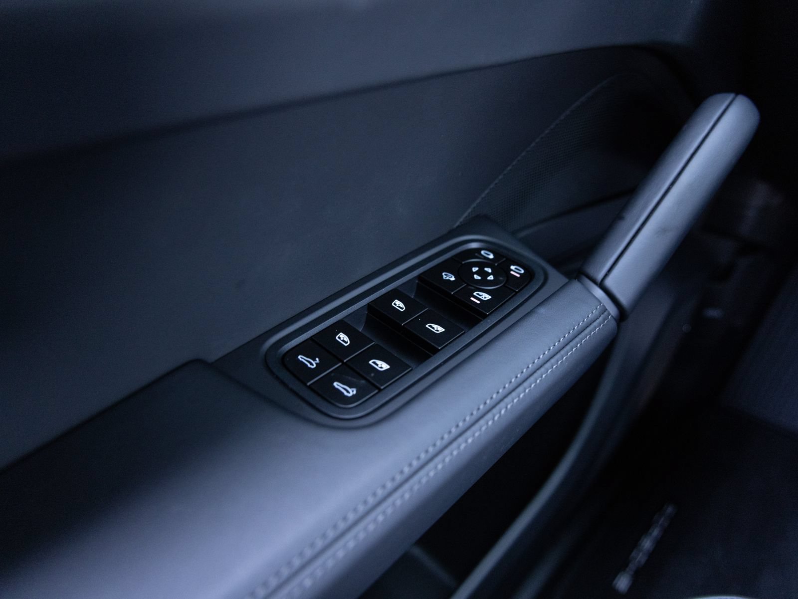 New 2026 Porsche Cayenne GTS AWD/4WD image 21