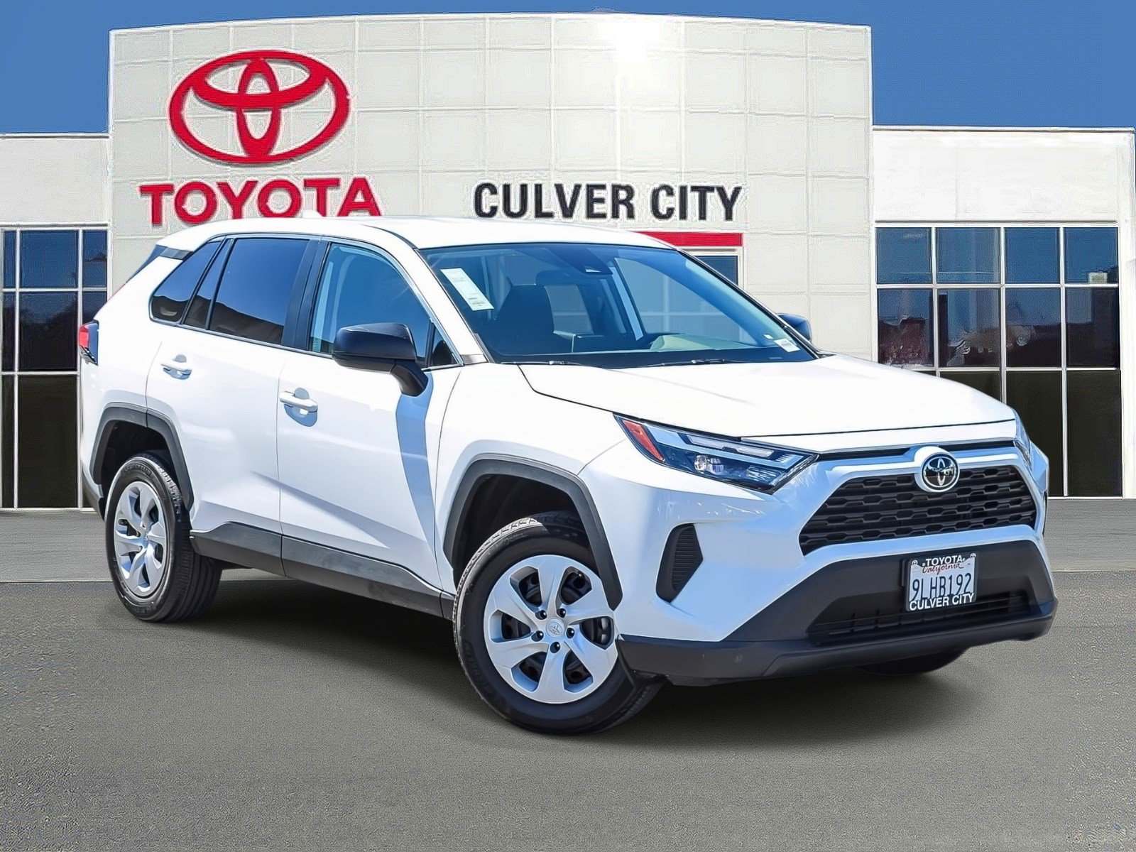 Used 2024 Toyota RAV4 LE image 1