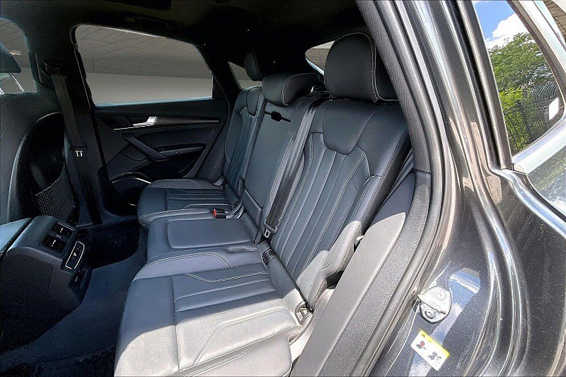 Used 2022 Audi Q5 2.0T Premium w/ Convenience Package AWD/4WD image 21