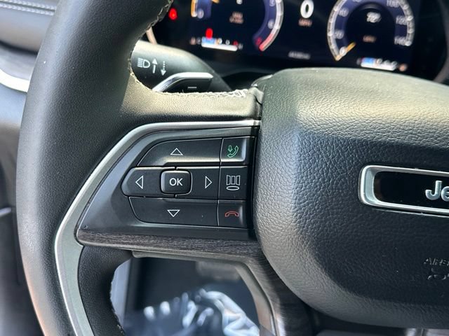 Used 2024 Jeep Grand Cherokee L Limited w/ Black Appearance Package AWD/4WD image 7