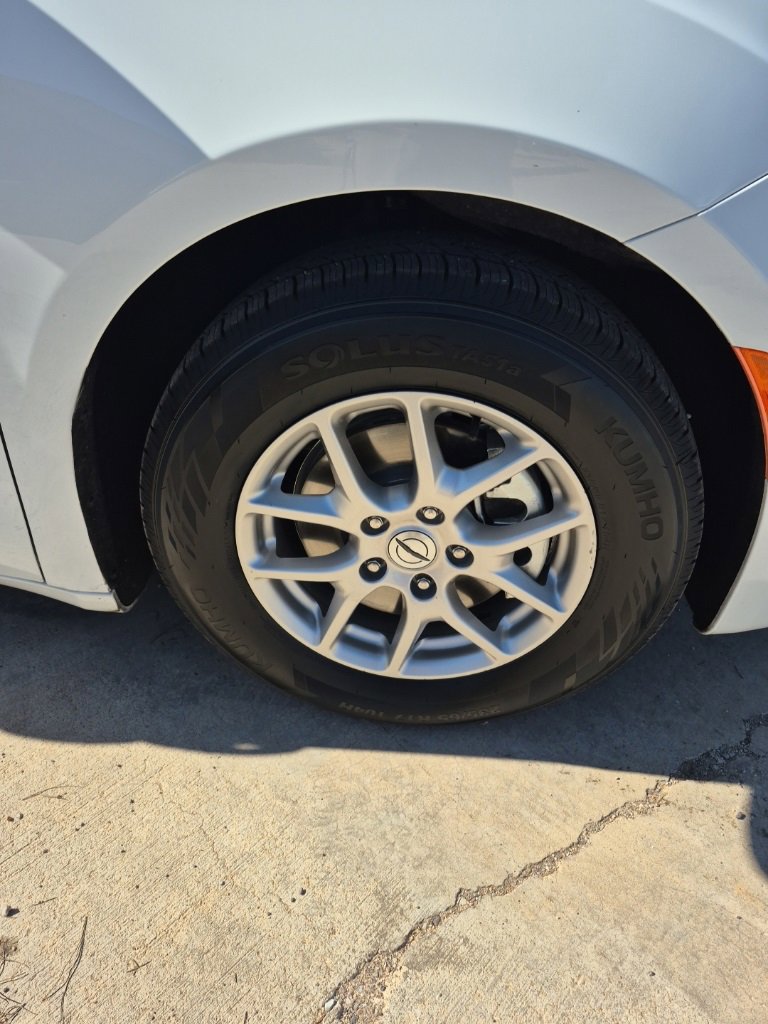 Certified 2024 Chrysler Pacifica Touring-L image 11